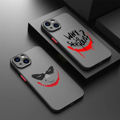 Coques de téléphone gris foncé avec design visage Joker et texte Why so serious en noir et rouge