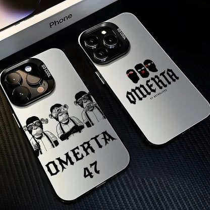 Coques de téléphone gris argenté avec designs Omerta et illustrations singes et masques, appareil photo triple lentille