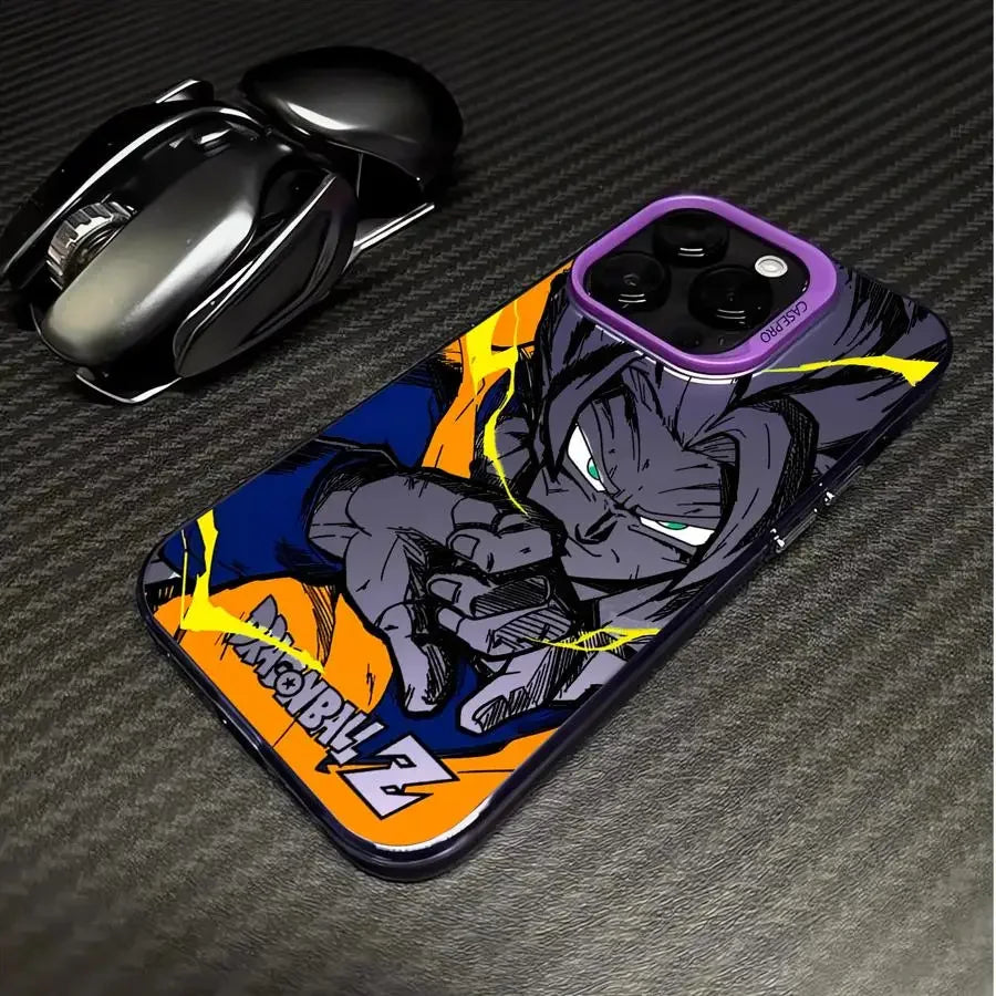 Coque iPhone Dragon Ball Z avec personnage animé et détails électriques jaunes sur fond noir texturé