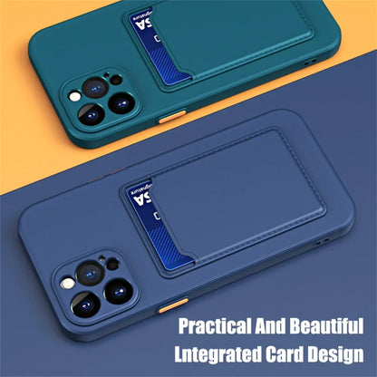 Deux coques de téléphone bleu et vert avec compartiment intégré pour cartes, design pratique et élégant