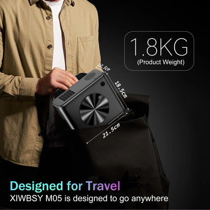 Projecteur portable XIWBSY M05 noir avec dimensions, poids de 1,8 kg, prêt pour voyage