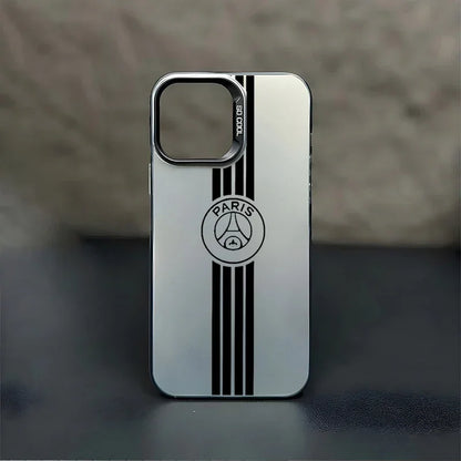 Coque de téléphone blanche avec bandes noires verticales et logo Paris stylisé au centre