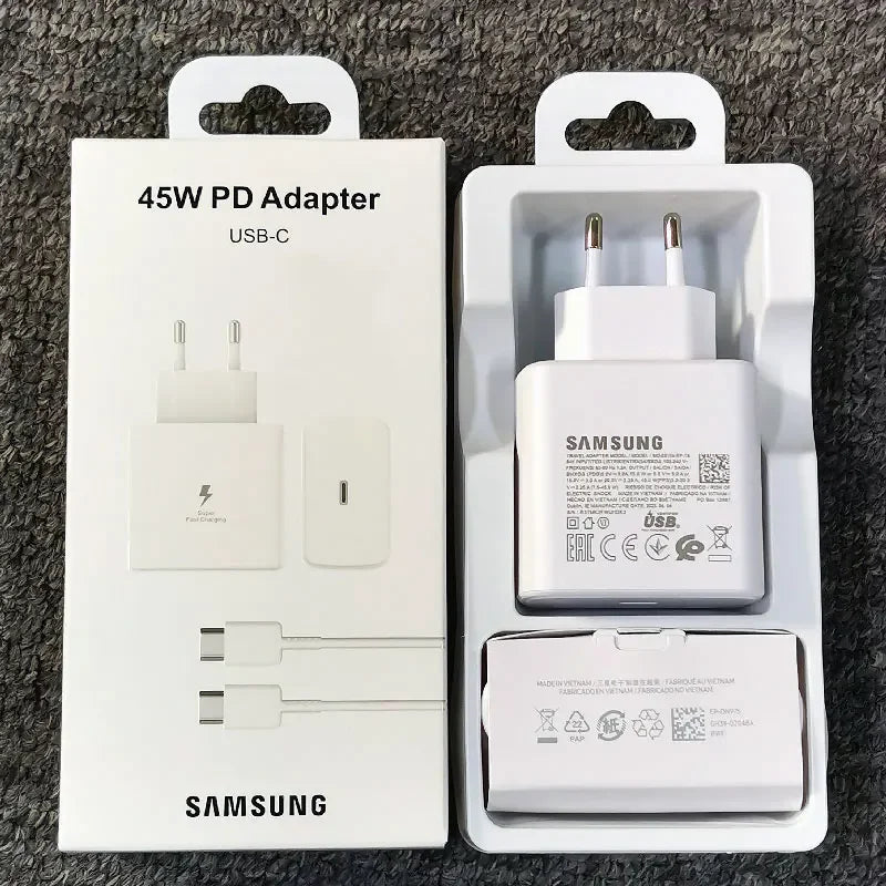 Chargeur Samsung 45W PD Adaptateur USB-C rapide avec câble de recharge blanc dans emballage