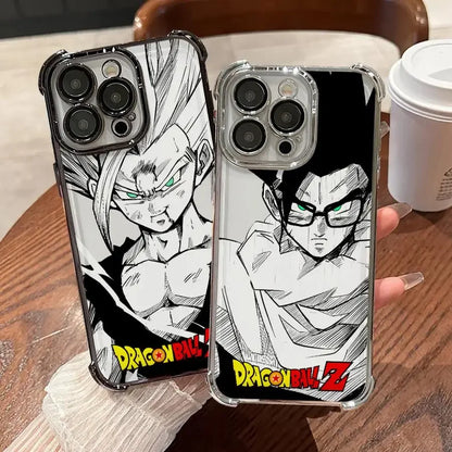 Coques de téléphone Dragon Ball Z avec illustrations en noir et blanc de personnages Saiyans aux yeux verts