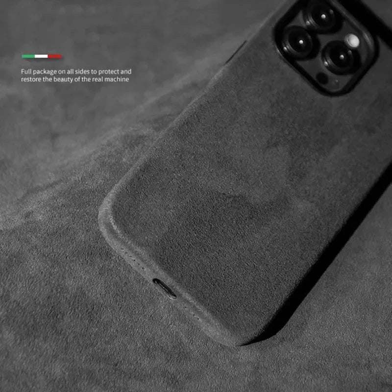 Coque de téléphone en microfibre grise couvrant entièrement, protégeant et restaurant la beauté du mobile