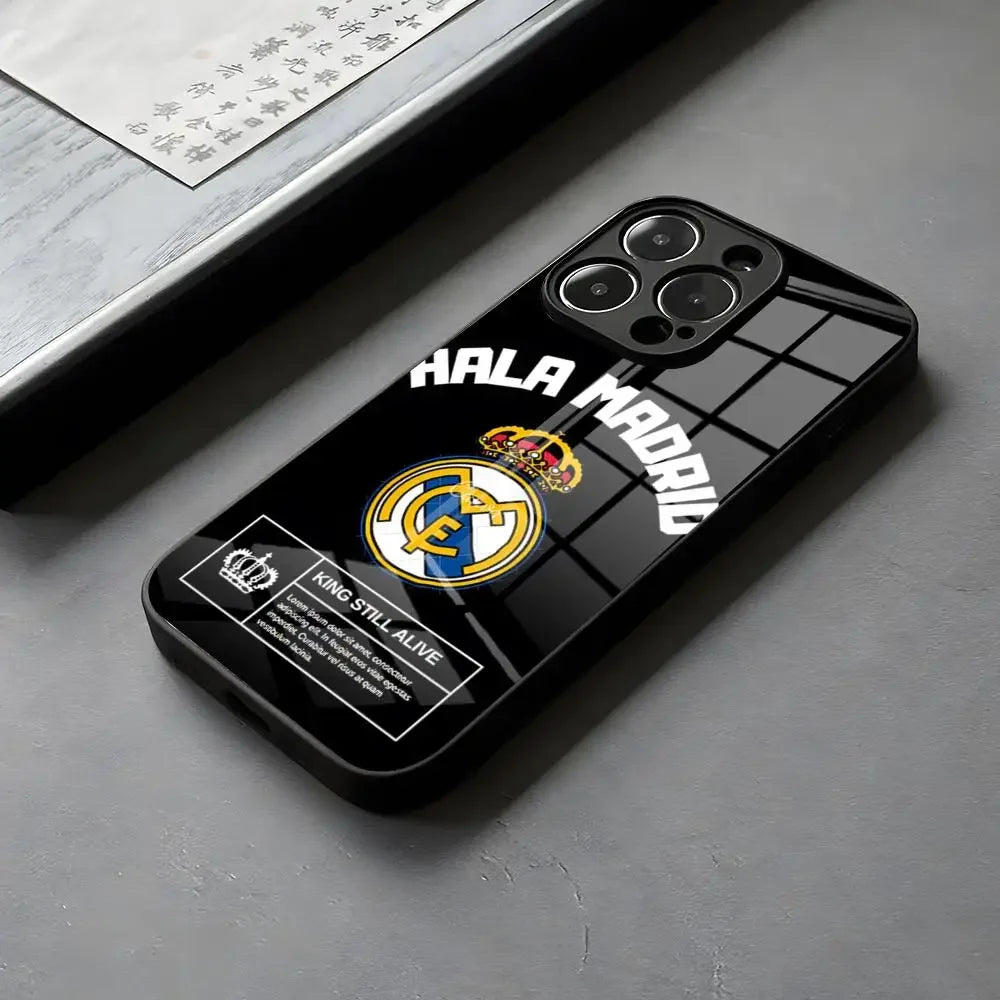 Coque de téléphone noire brillante avec logo Real Madrid, texte Hala Madrid et inscription King Still Alive