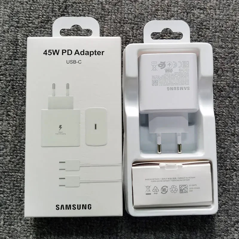 Chargeur Samsung 45W PD USB-C avec adaptateur secteur blanc et câble dans emballage