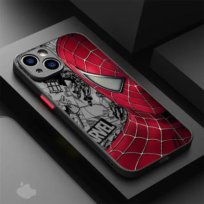 Coque iPhone design Spider-Man rouge avec illustration Marvel en noir et blanc