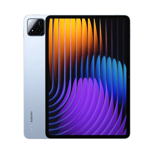 Tablette Xiaomi bleu argenté avec écran affichant motif abstrait coloré violet et orange, caméra arrière double.