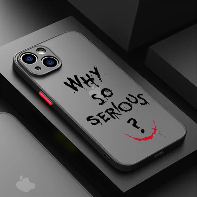 Coque de téléphone grise avec inscription "Why so serious?" en noir et sourire rouge, design Joker