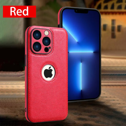 Coque rouge en cuir pour iPhone avec découpe logo Apple et triple caméra
