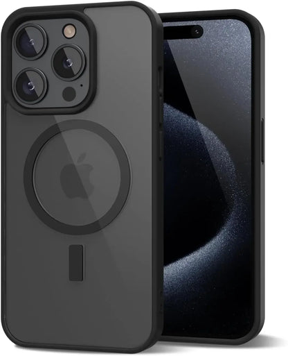 Coque noire de protection pour iPhone avec triple caméra et logo Apple visible